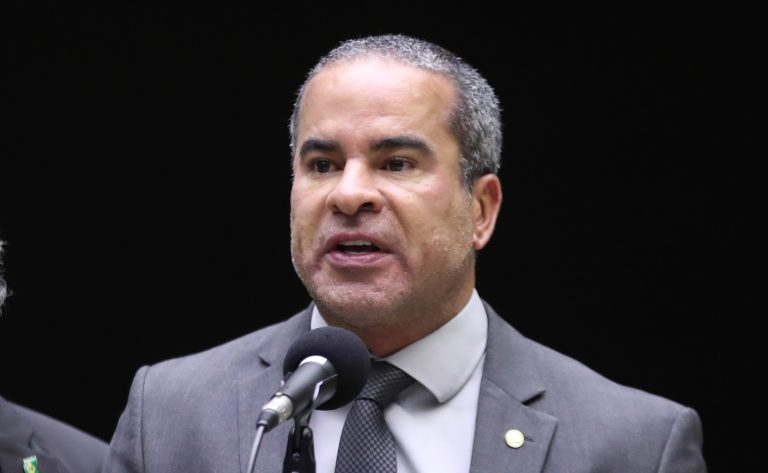 projeto-tipifica-estelionato-praticado-por-meio-de-rede-social-de-pessoa-morta