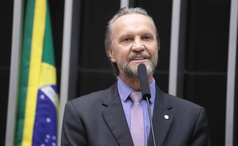 projeto-responsabiliza-provedores-de-plataformas-digitais-por-conteudo-falso-e-desinformacao
