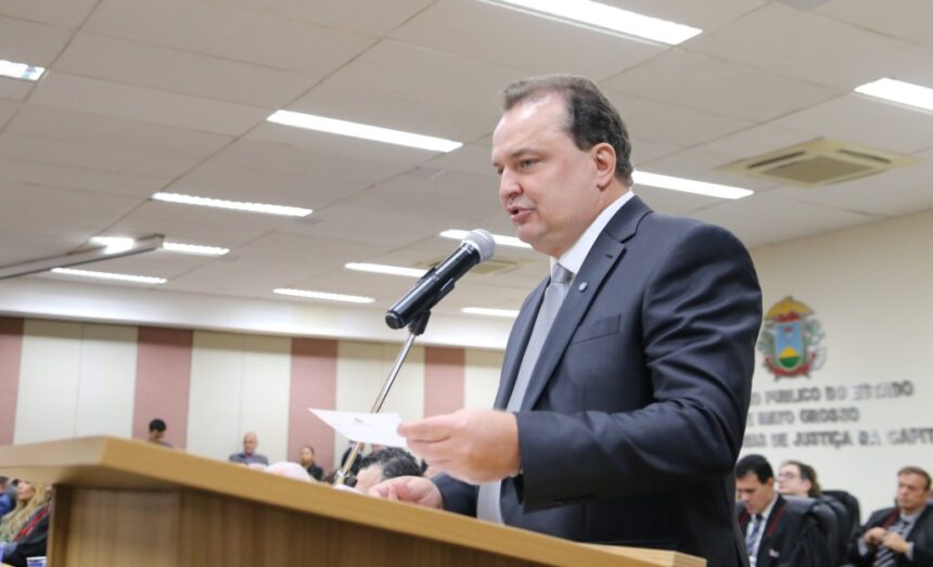max-russi-participa-da-posse-do-novo-procurador-geral-de-justica-de-mato-grosso