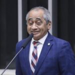 camara-aprova-projeto-que-cria-medalha-do-merito-evangelico
