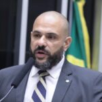 projeto-triplica-penas-de-crimes-cometidos-com-arma-de-fogo-roubada-de-agente-de-seguranca