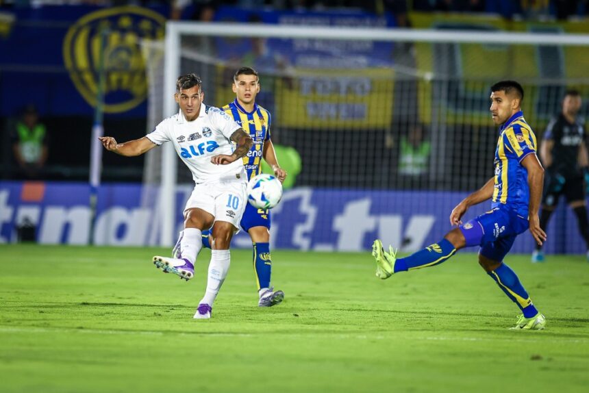 gremio-abre-campanha-na-sul-americana-com-vitoria-sobre-o-sportivo-luqueno