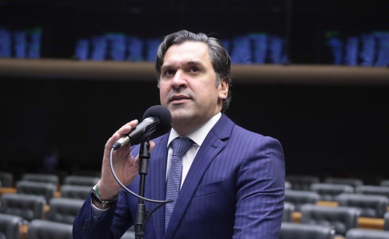 projeto-amplia-de-10-para-12-anos-a-pena-maxima-para-lavagem-de-dinheiro