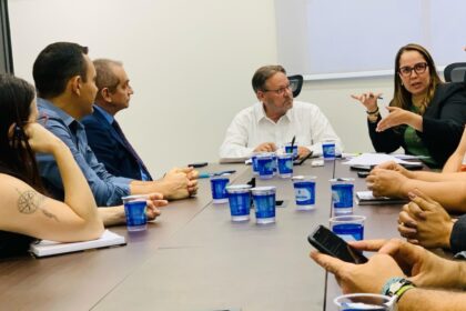 apos-reuniao-com-wilson-santos,-ses-vai-reavaliar-o-acesso-ao-canabidiol